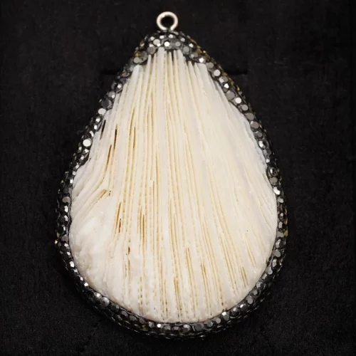 Vanilla Coral Teardrop