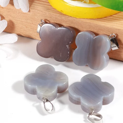 Grey Agate Clover